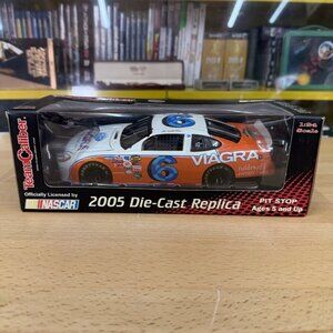 2005 Mark Martin #6 Orange Ford 1/24 Diecast Team Caliber Pit Stop NASCAR